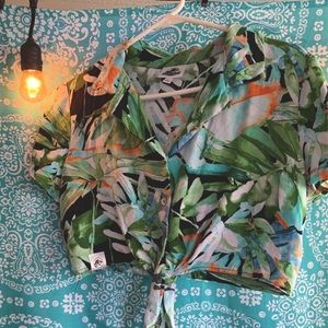 jurassic world button up tied crop top, like new.